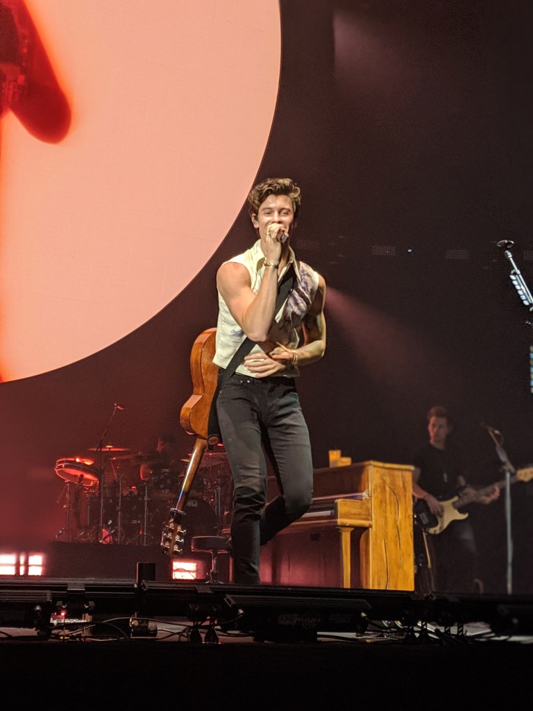 00100lPORTRAIT_00100_BURST20191004201134037_COVER