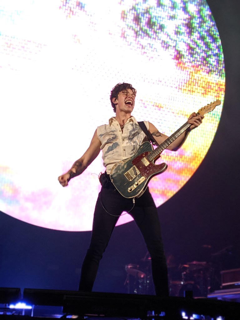 00100lPORTRAIT_00100_BURST20191004210719805_COVER