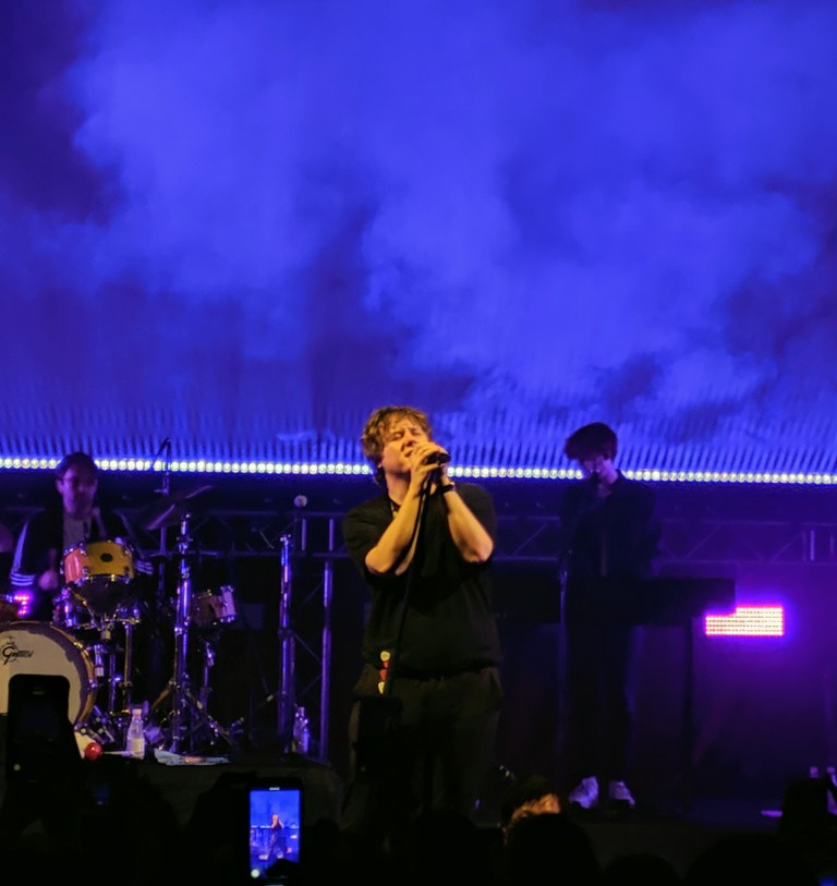 00000IMG_00000_BURST20200111204127331_COVER